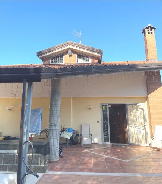Villino in Contrada Pagliarone a Avellino — asta giudiziaria — fotografia 3