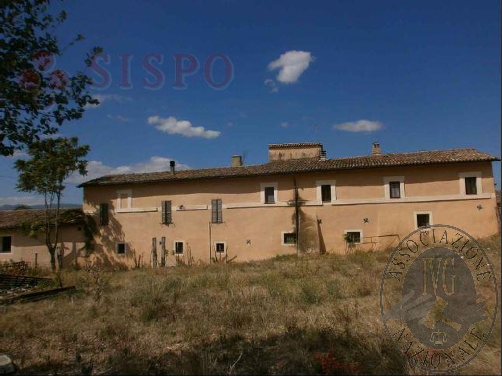 Fabbricato in costruzione a Trevi, Perugia