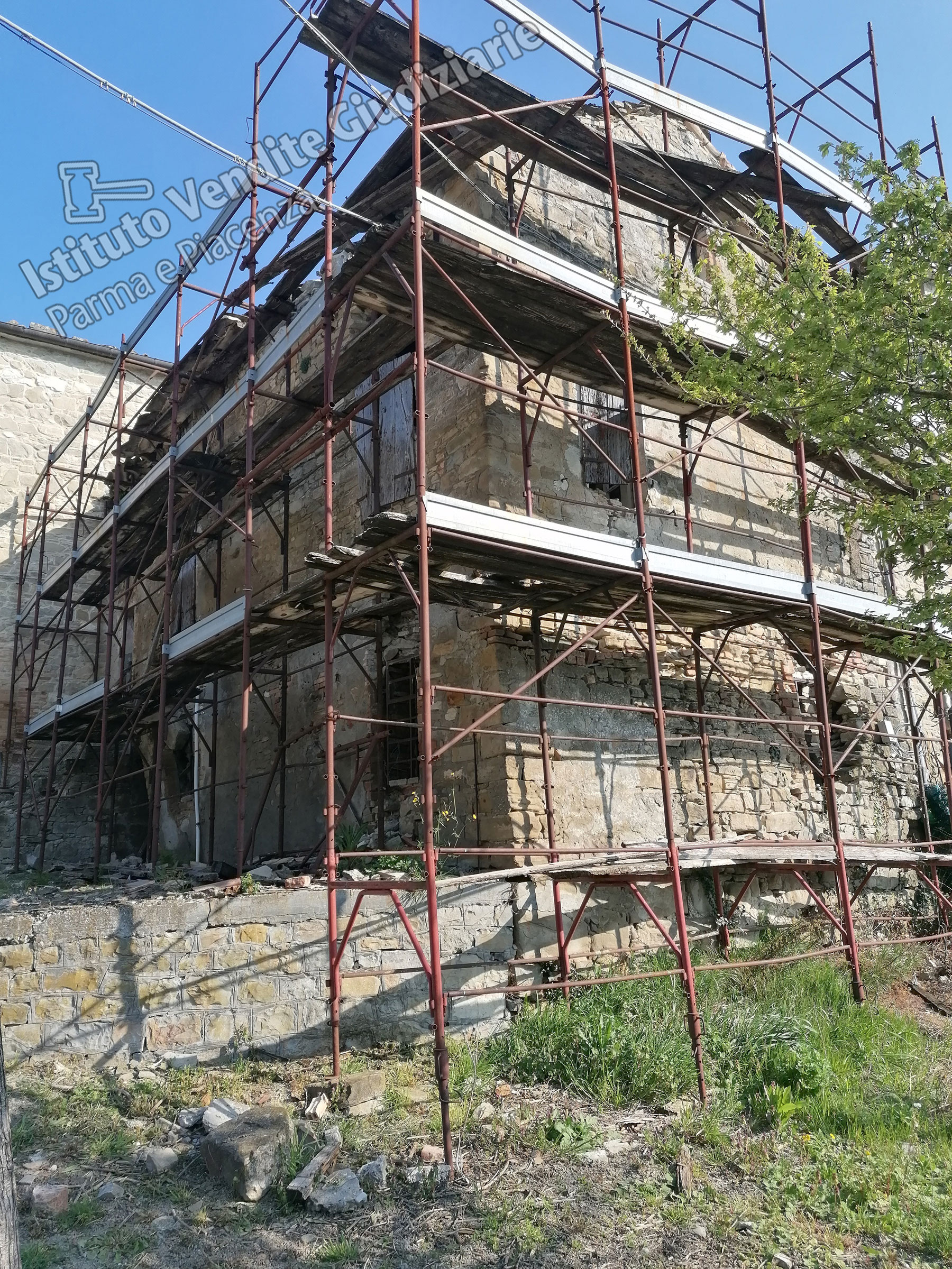 Fabbricato a Terenzo, Parma