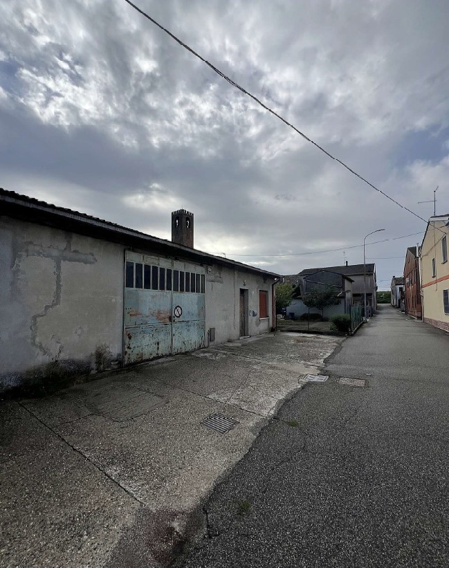 Magazzino a Serravalle a Po, Mantova