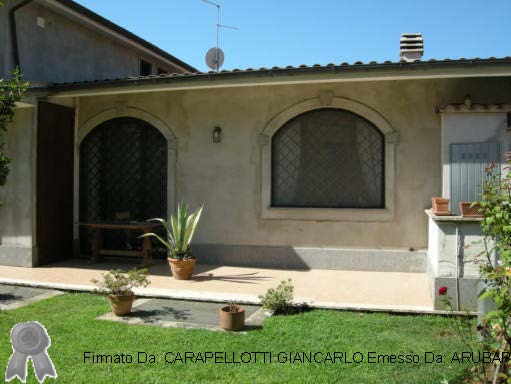 Villino a Lariano, Roma