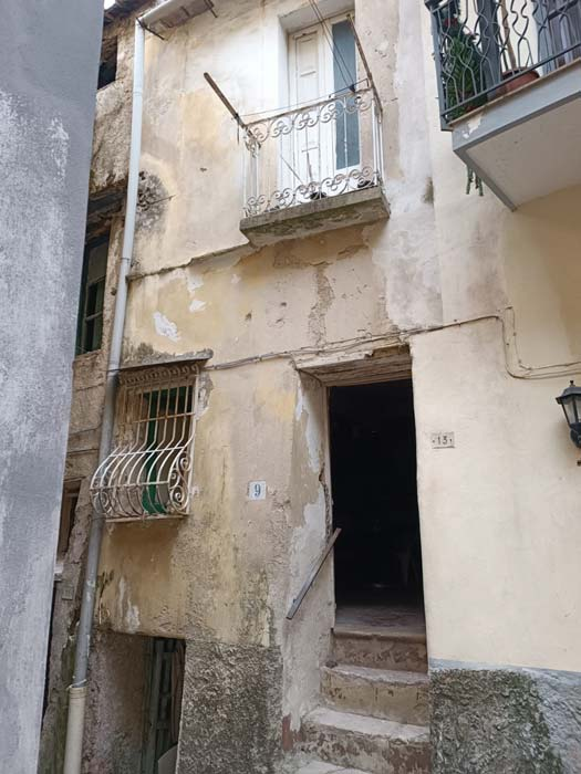 Abitazione ultrapopolare a Eboli, Salerno