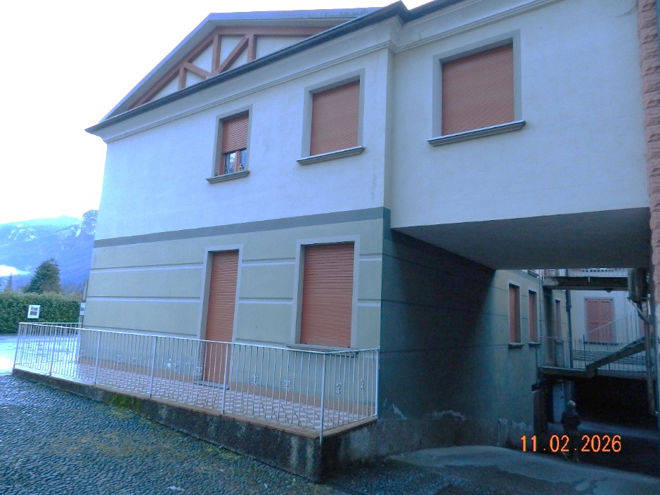Garage o autorimessa a Lenna, Bergamo
