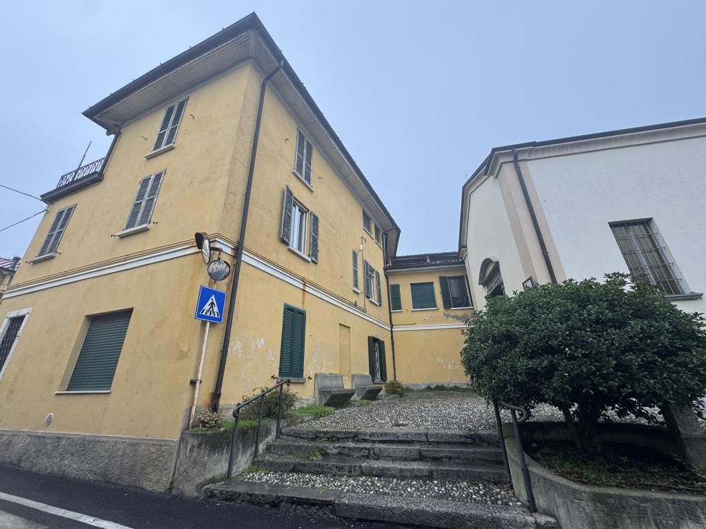 Appartamento a Besana in Brianza, Monza e della Brianza