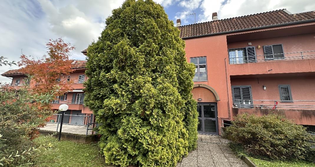 Appartamento a Bernareggio, Monza e della Brianza