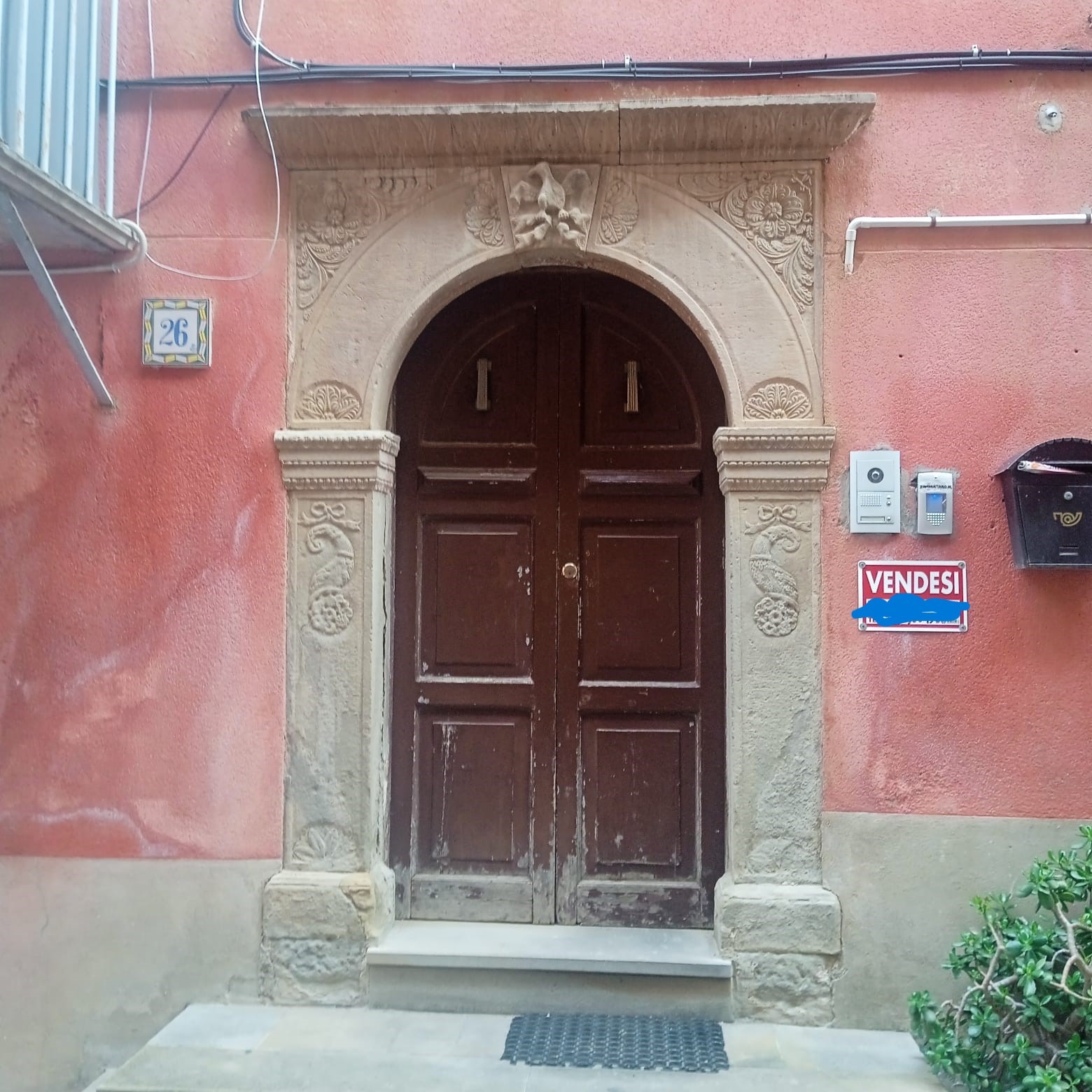 Abitazione civile a Santo Stefano di Camastra, Messina