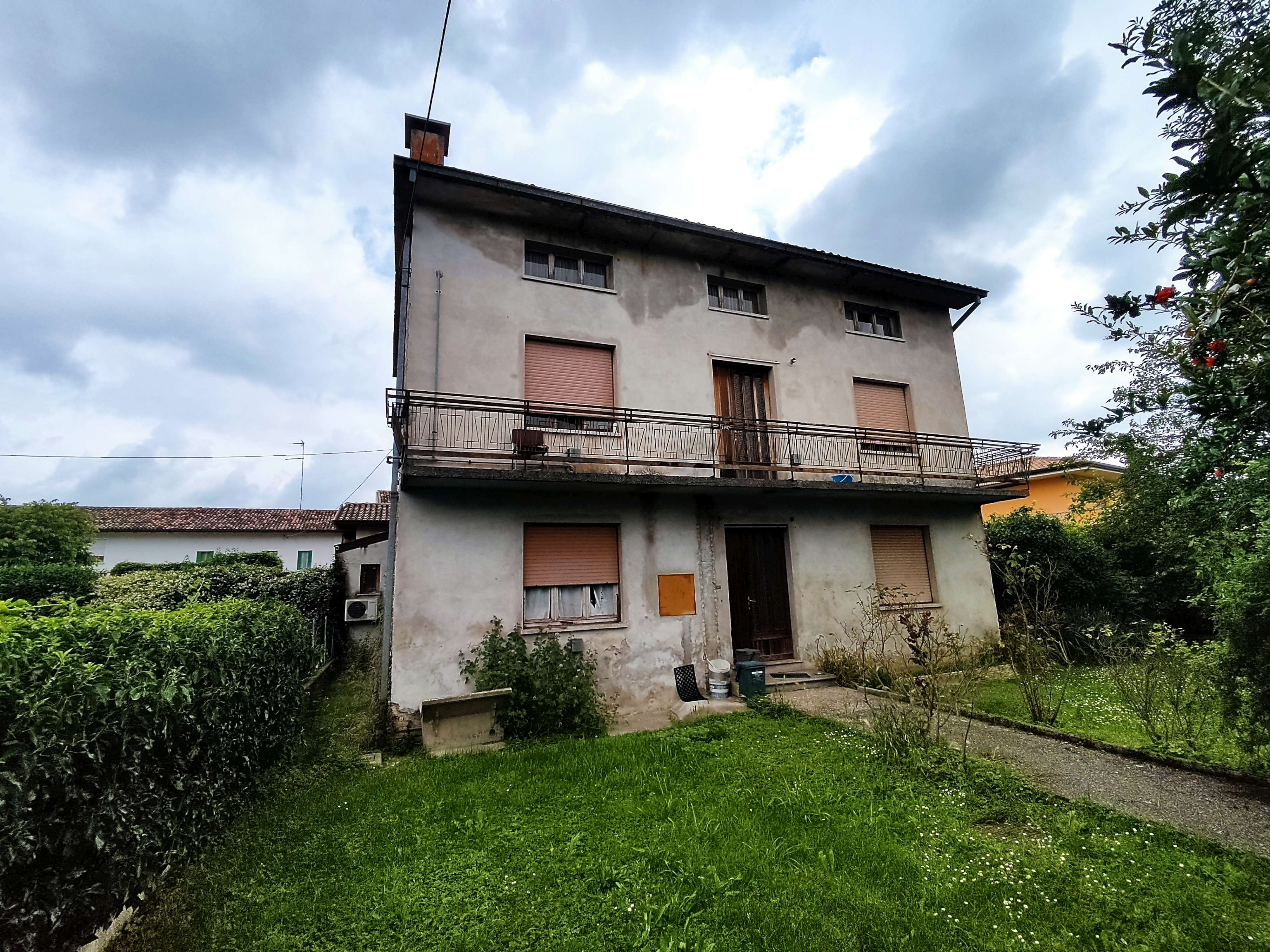 Fabbricato a Varmo, Udine