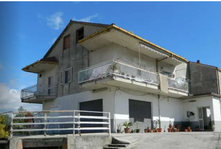 Magazzino o deposito a Montalto Uffugo, Cosenza