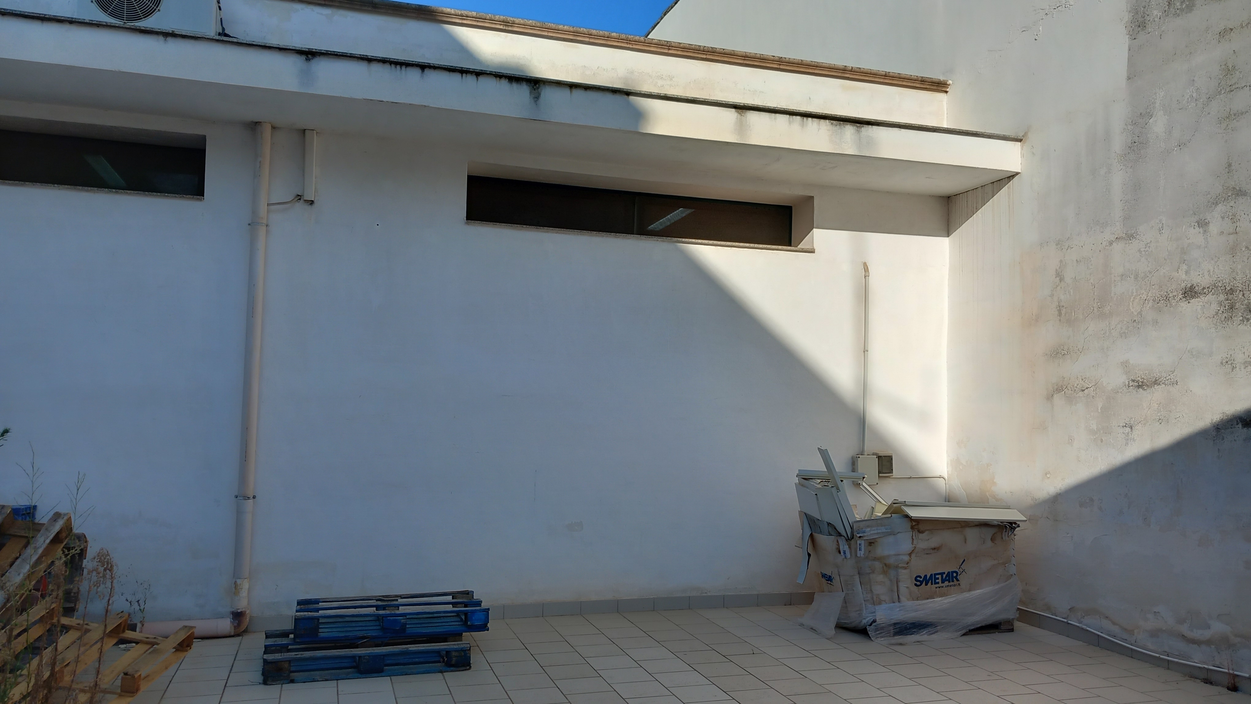 Negozio a Erchie, Brindisi