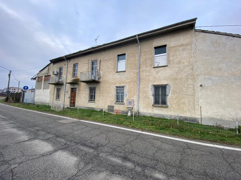 Tettoia a Trino, Vercelli
