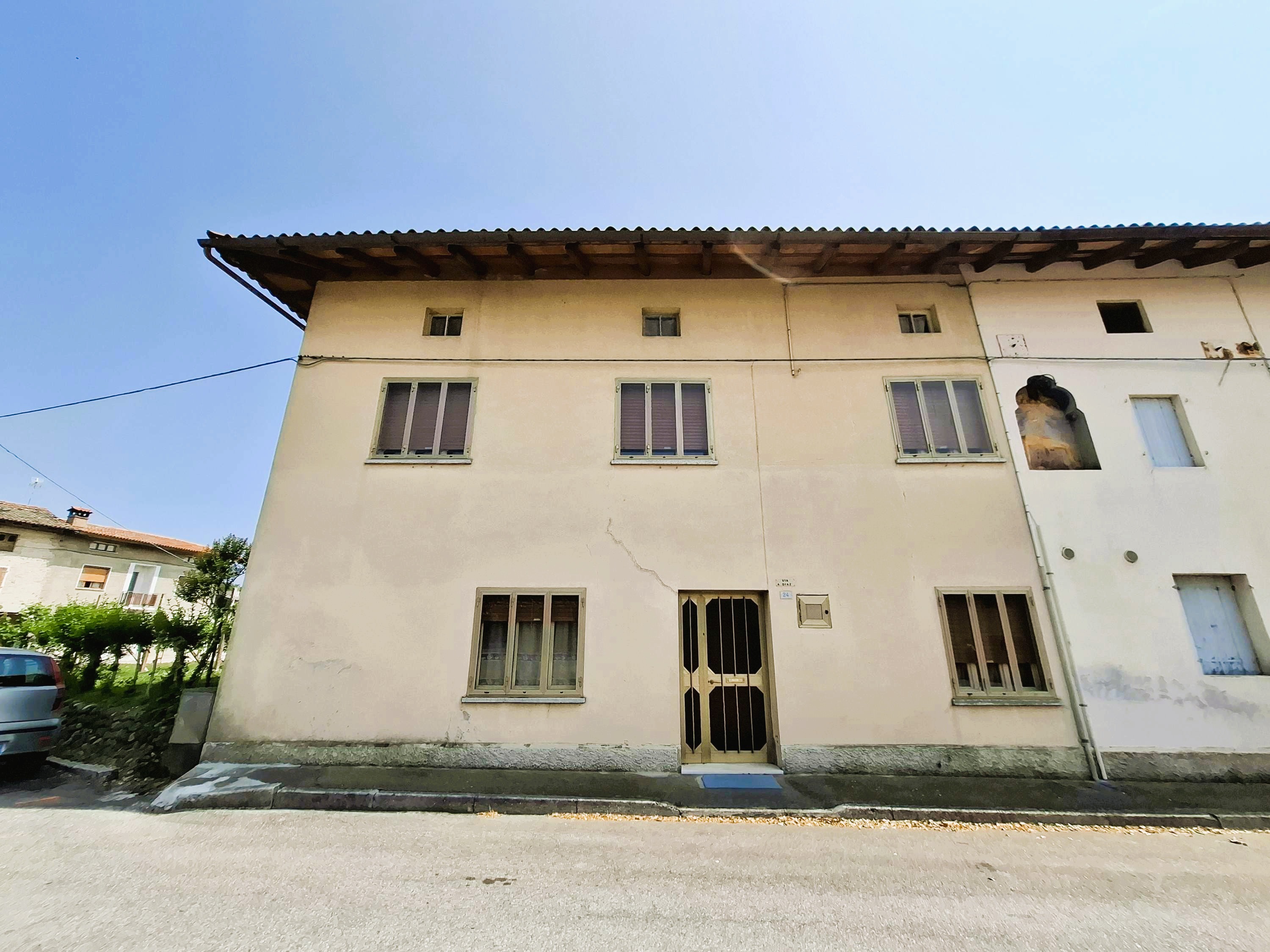 Fabbricato a Mereto di Tomba, Udine