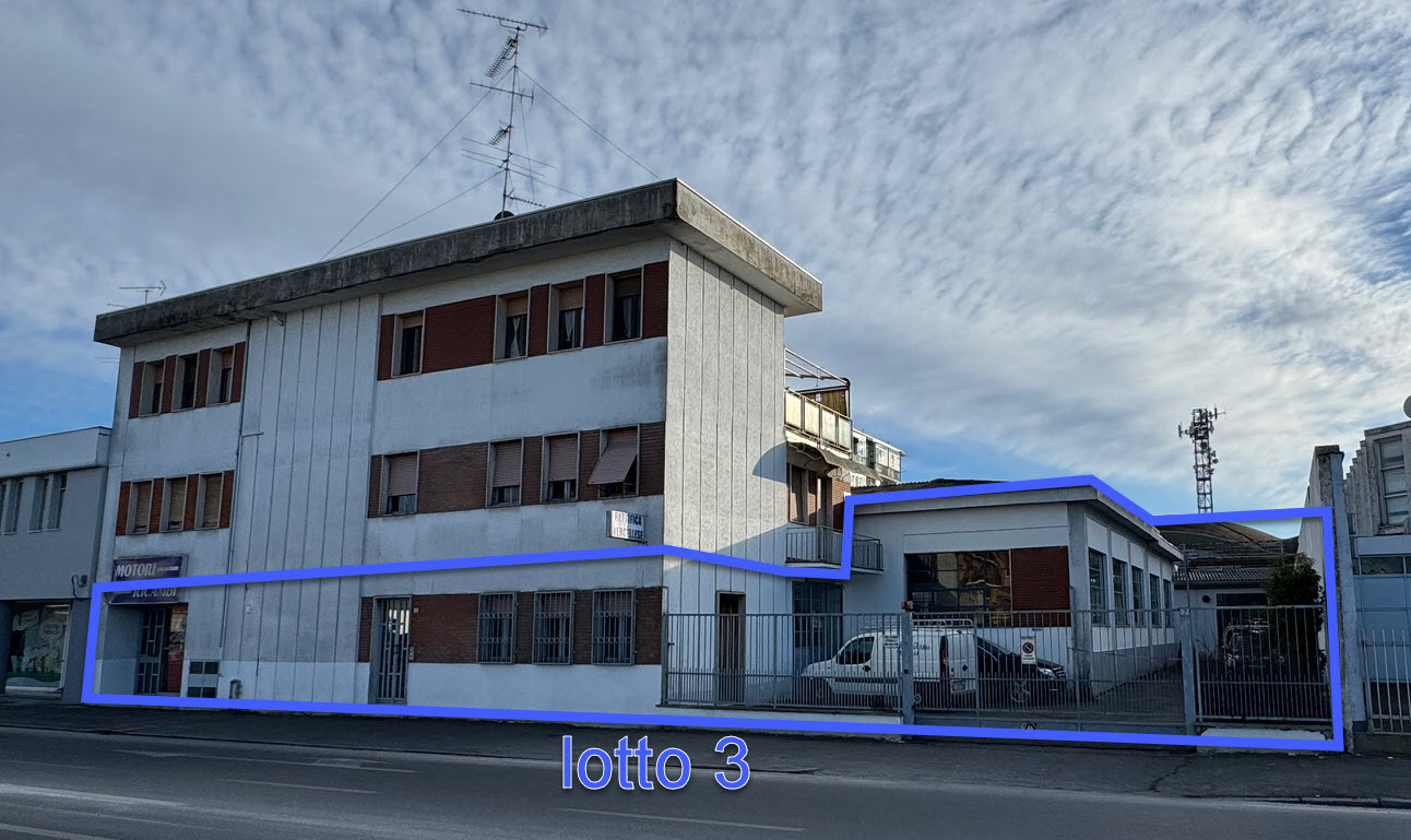 Capannone industriale a Vercelli