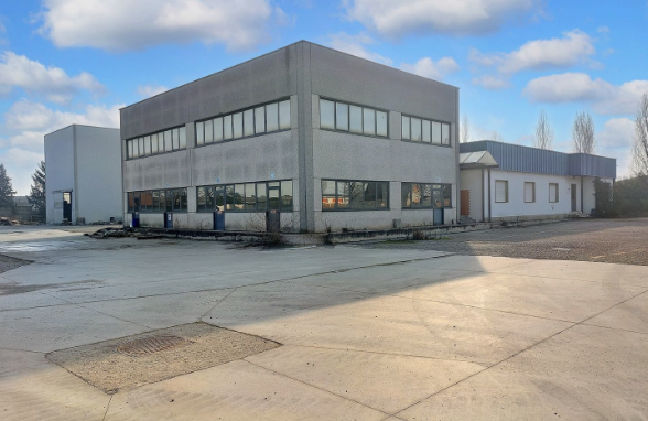 Capannone industriale a Pizzighettone, Cremona