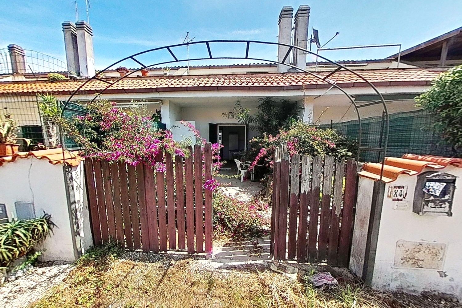 Villino a Ardea, Roma