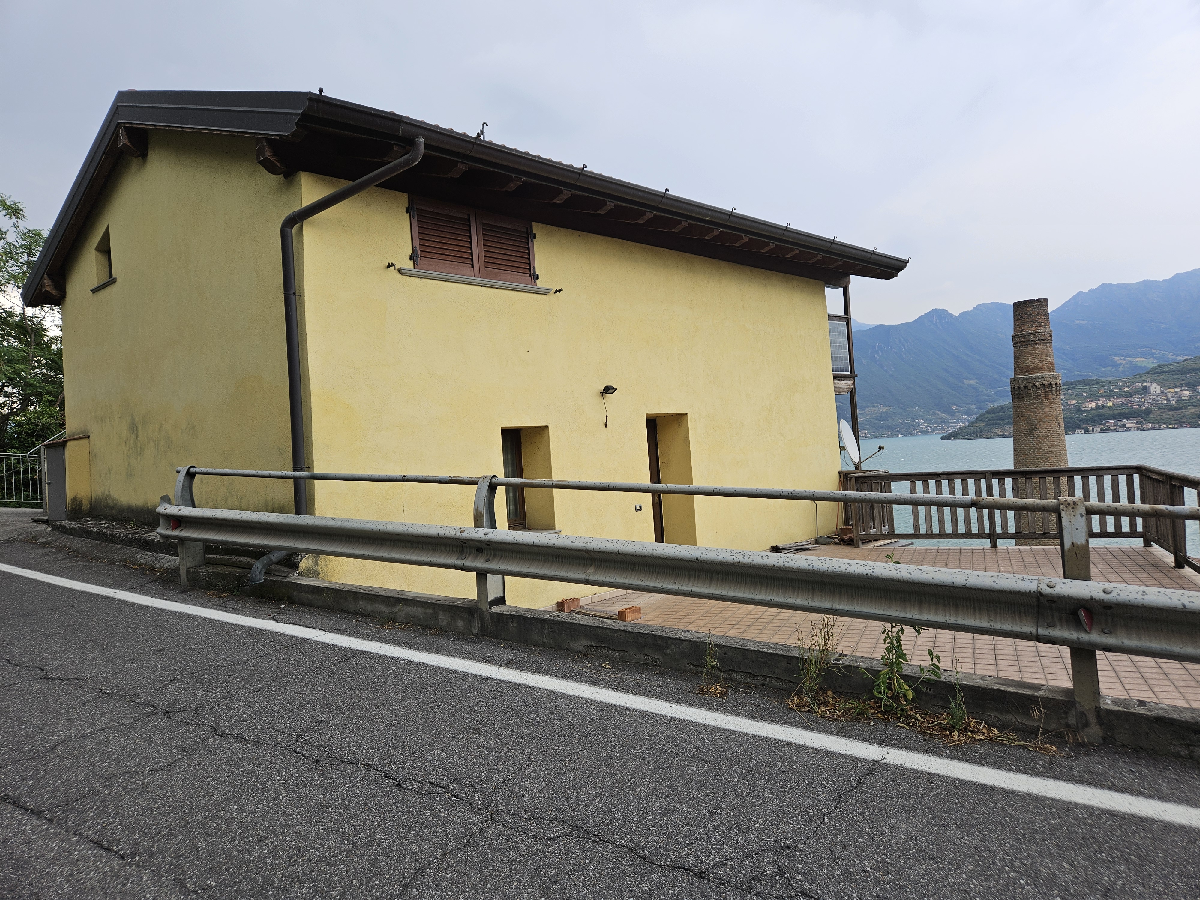 Abitazione civile a Tavernola Bergamasca, Bergamo