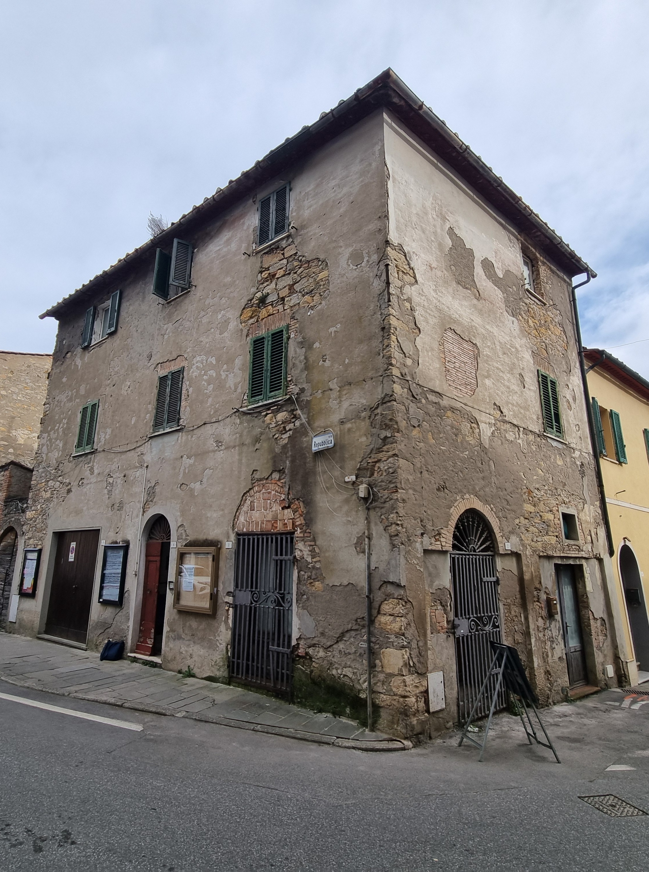 Abitazione popolare a Castelnuovo di Val di Cecina, Pisa