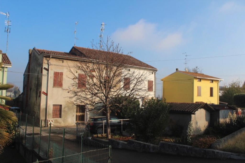 Fabbricato a Guastalla, Reggio Emilia