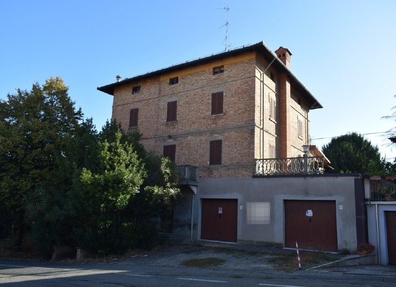 Fabbricato a Castelvetro di Modena, Modena