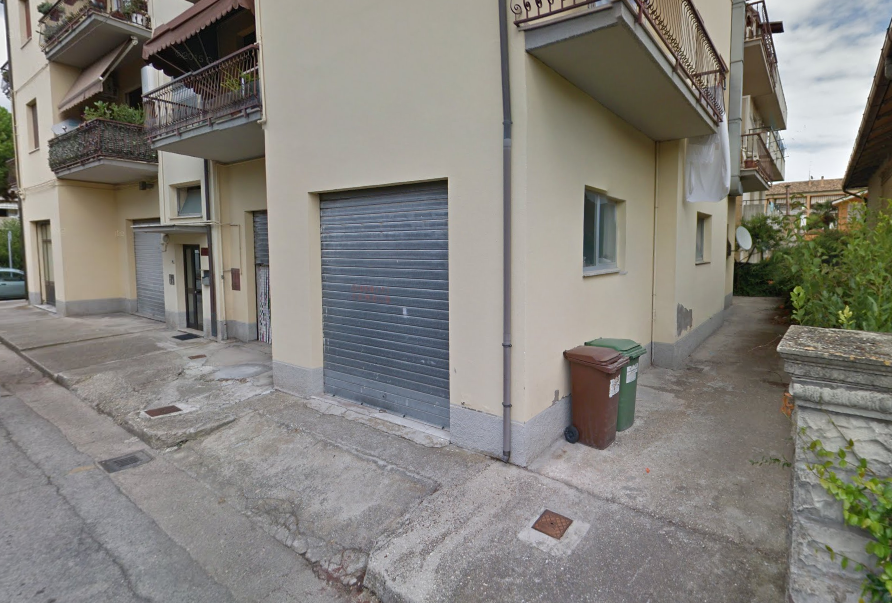 Negozio a Giulianova, Teramo