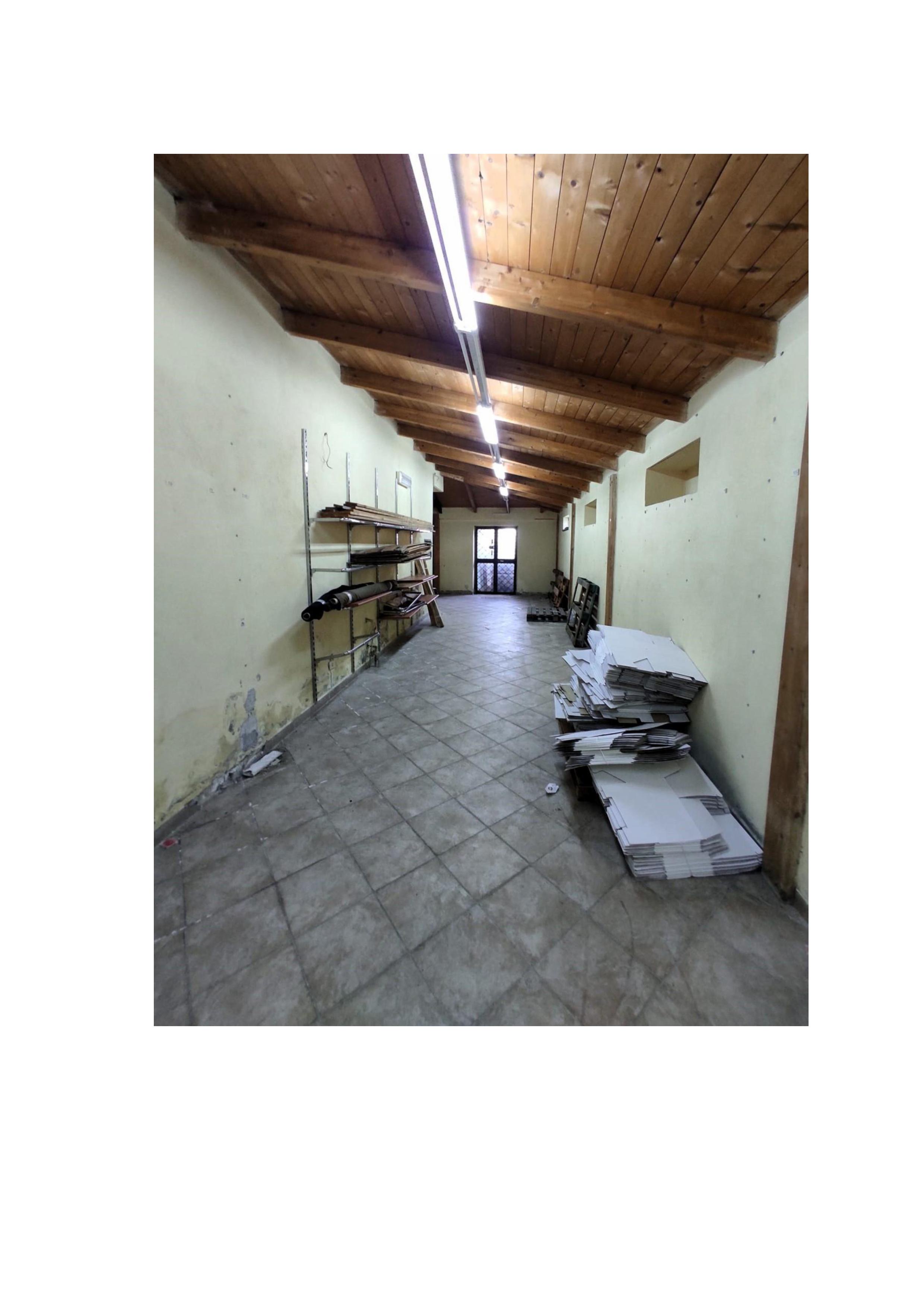 Negozio in Via Masseria Vecchia, 29 a Giugliano in Campania — asta giudiziaria — fotografia 3