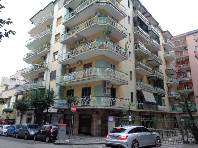 Abitazione civile in Via Benvenuto Cellini, 50 a Portici — asta giudiziaria — fotografia 3