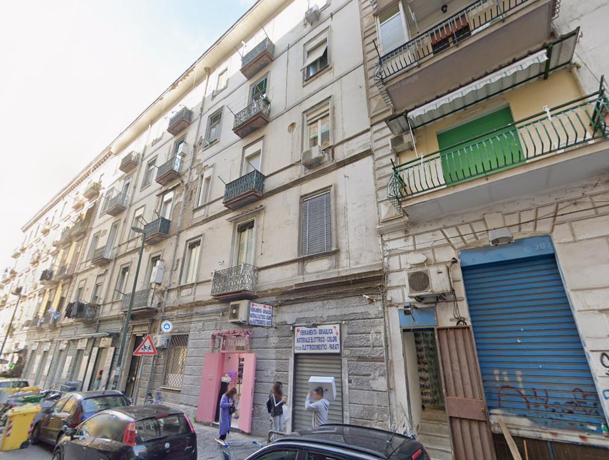 Negozio in Via Marco Aurelio Severino, 39 a Napoli — asta giudiziaria — fotografia 3