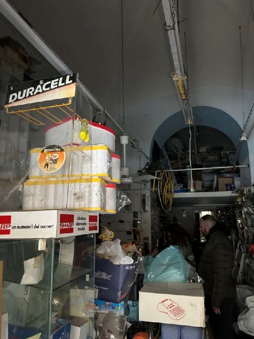 Negozio in Via Marco Aurelio Severino, 39 a Napoli — asta giudiziaria — fotografia 4