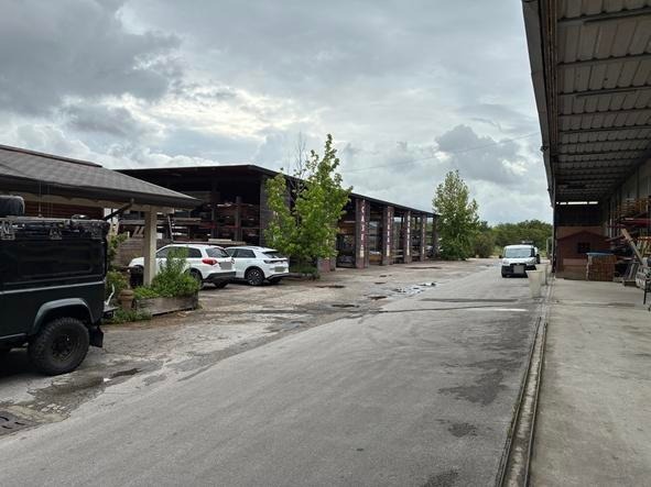 Immobile commerciale in Via Giovanni Berchet, 3 a San Giuliano Terme — asta giudiziaria — fotografia 4