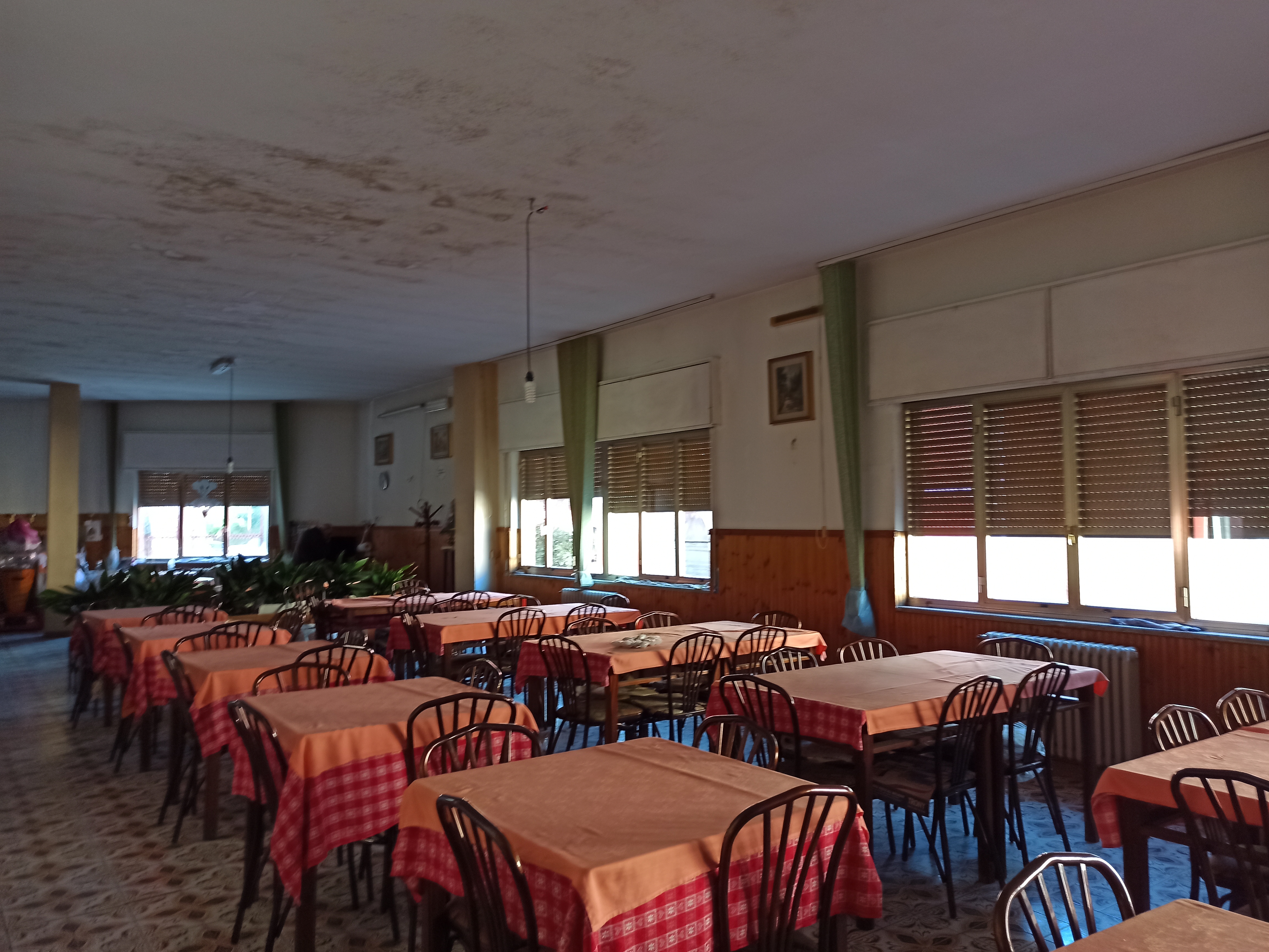 Albergo o pensione in Piazza Demanio 2 a Ospedaletto d'Alpinolo — asta giudiziaria — fotografia 4